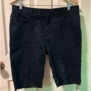 NEW Vans A.V.E “Cut Off” Shorts Size 34 - Black